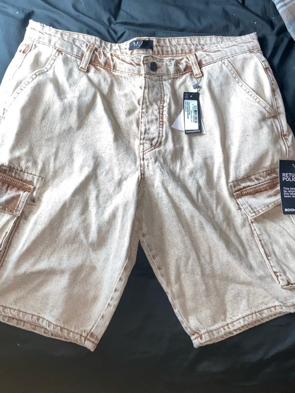 Boohoo Men's Beige Cargo Shorts with Side Pockets